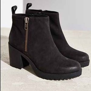 Vagabond ankle bootie, urban outfitters